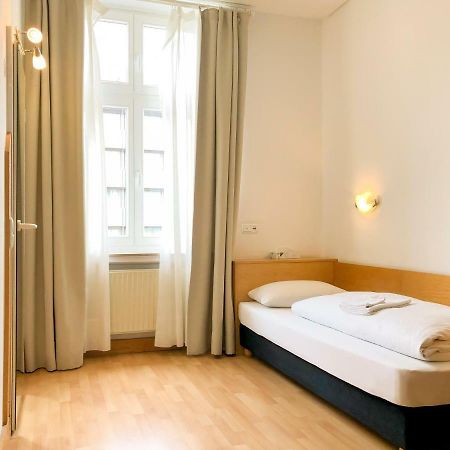 Hotel Moon Dusseldorf Luaran gambar