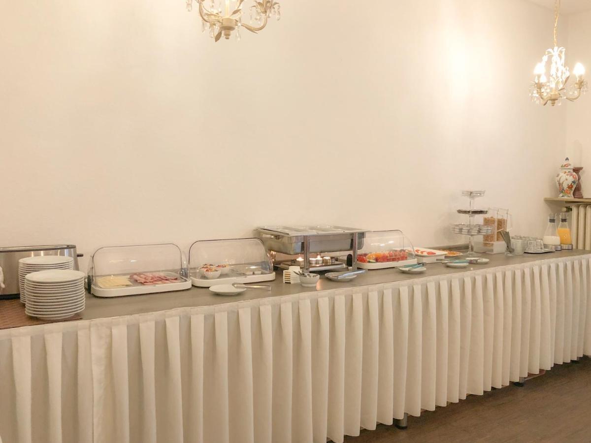 Hotel Moon Dusseldorf Luaran gambar