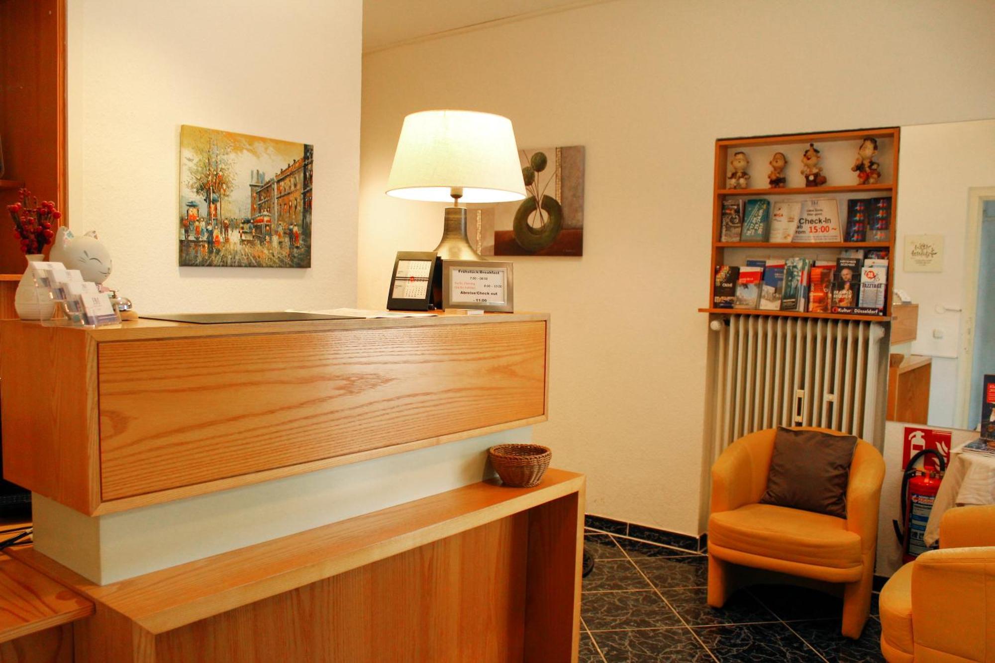 Hotel Moon Dusseldorf Luaran gambar