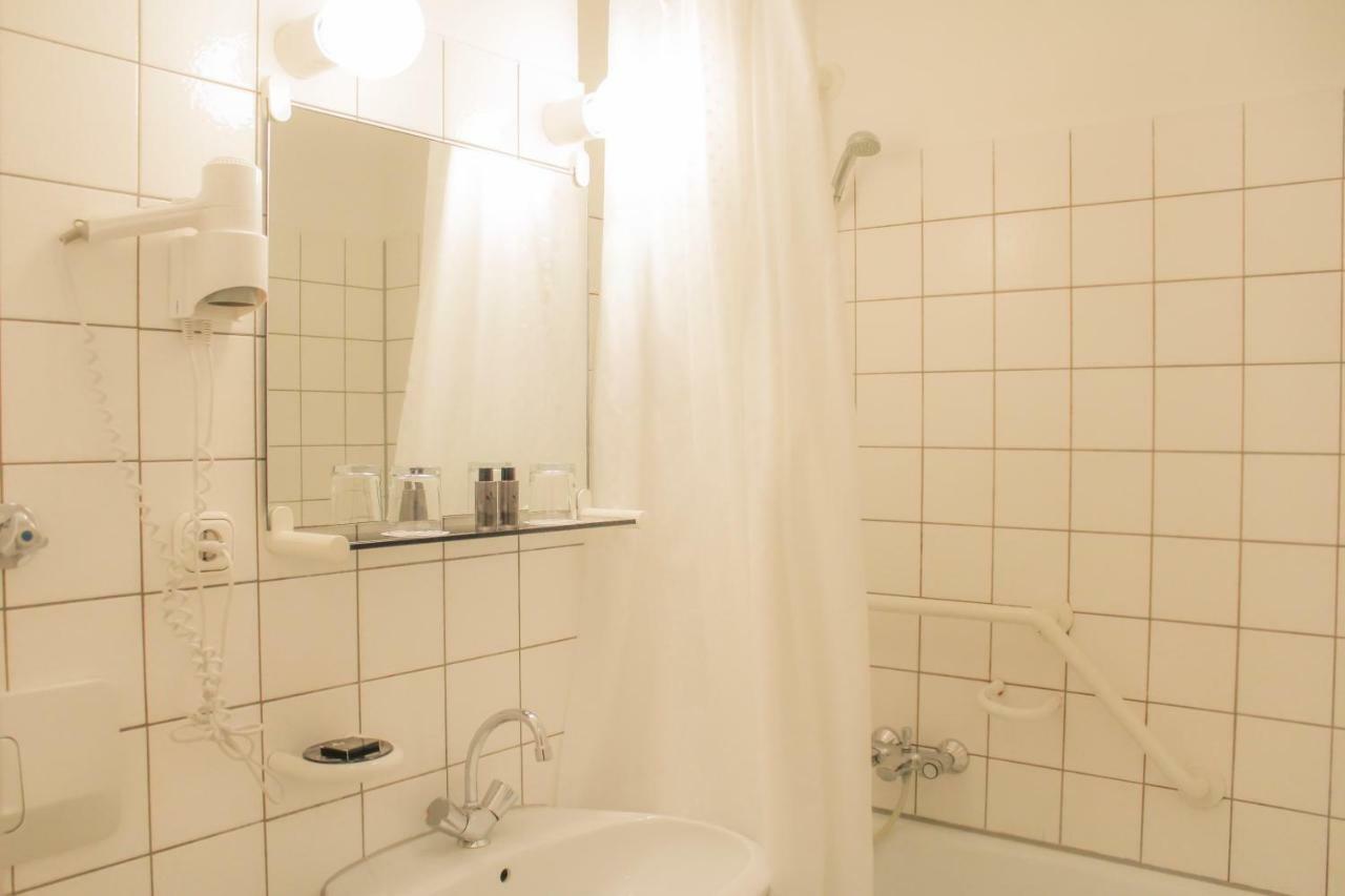 Hotel Moon Dusseldorf Luaran gambar