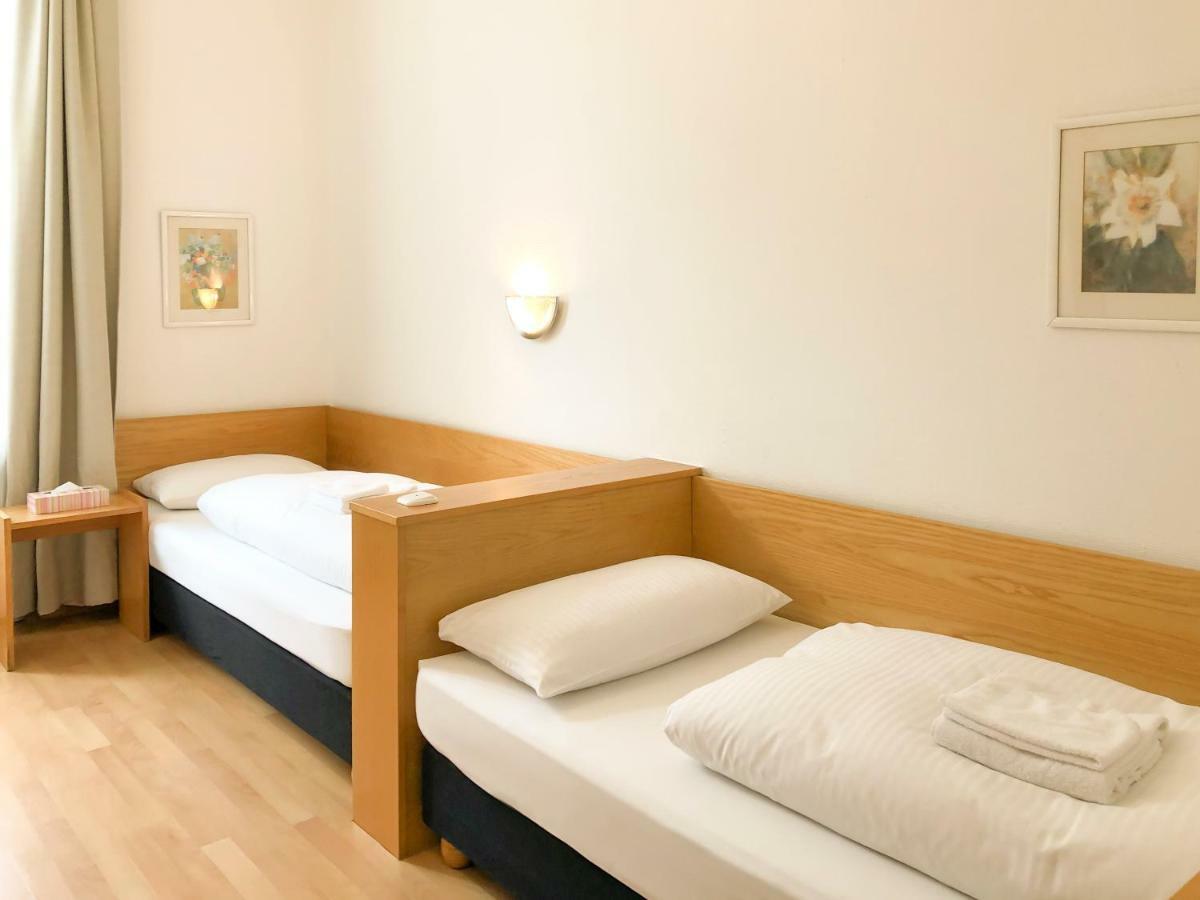 Hotel Moon Dusseldorf Luaran gambar