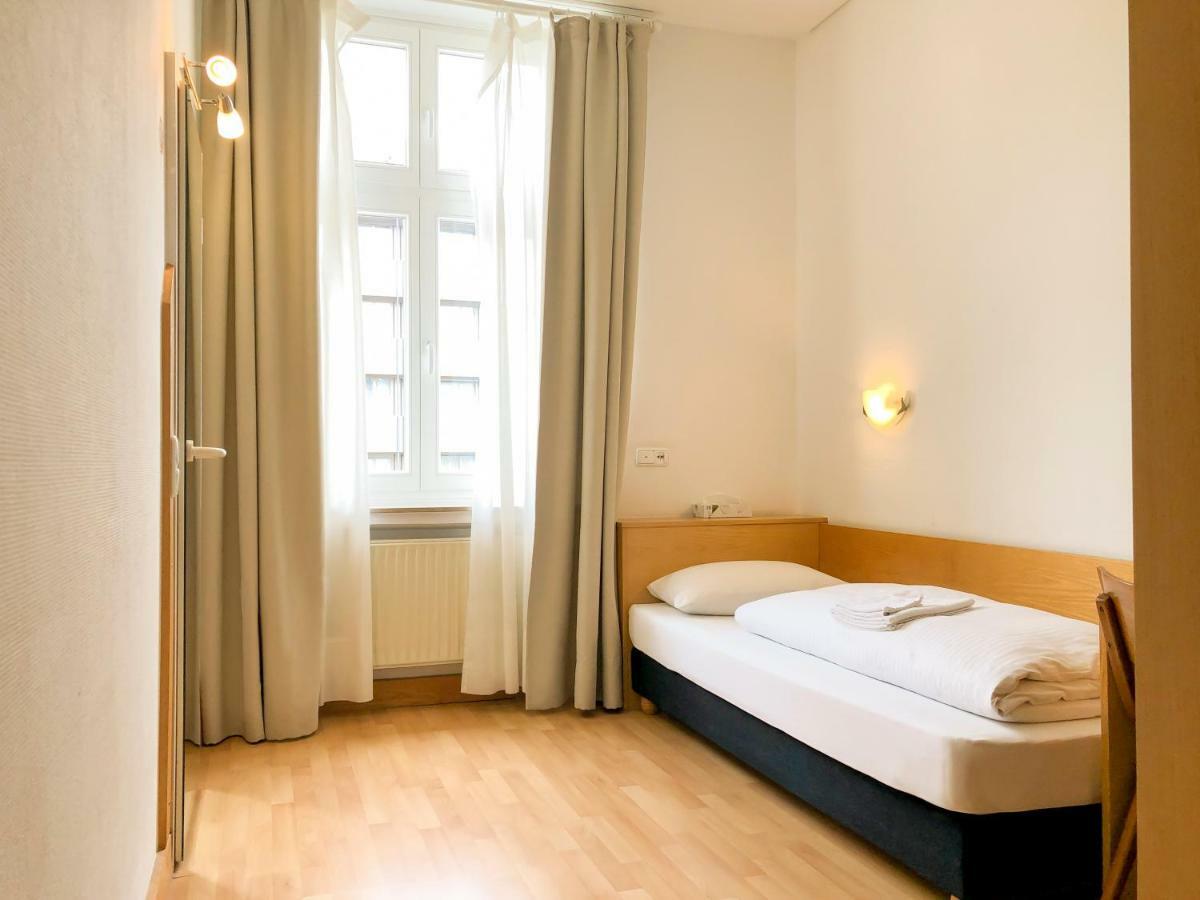 Hotel Moon Dusseldorf Luaran gambar